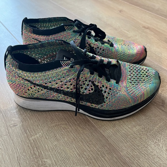 Nike Flyknit Racer - Picture 2 of 6